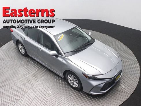 Used 2025 Toyota Camry LE FWD image 3