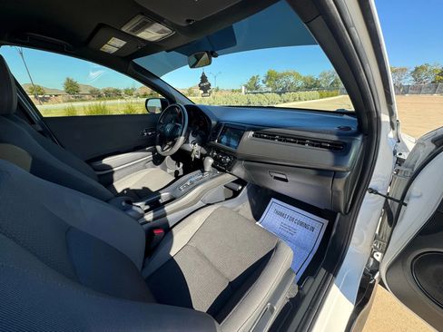 Used 2022 Honda HR-V Sport image 31