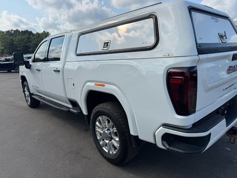 Used 2022 GMC Sierra 3500 Denali w/ Denali Ultimate Package AWD/4WD image 10