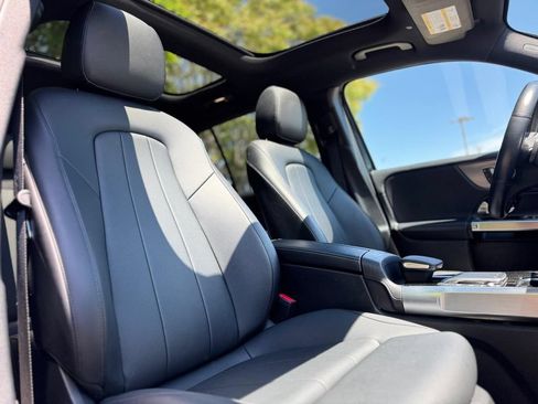 Used 2021 Mercedes-Benz GLB 250 4MATIC image 29
