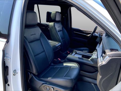 Used 2023 GMC Yukon Denali w/ Denali Reserve Package AWD/4WD image 9