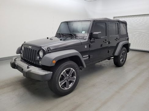 Used 2015 Jeep Wrangler Unlimited Sport AWD/4WD image 2