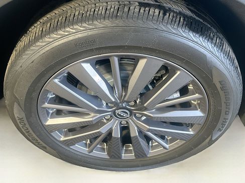 Used 2023 Nissan Pathfinder SL w/ SL Premium Package image 11