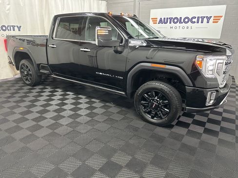 Used 2022 GMC Sierra 2500 Denali w/ Denali Black Diamond Edition image 2