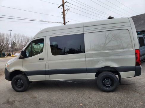Used 2026 Mercedes-Benz Sprinter 2500 image 10