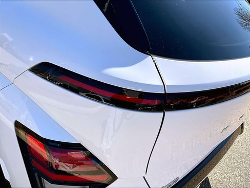 Used 2024 Hyundai Kona Limited FWD image 33