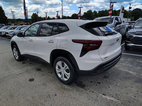 Certified 2024 Chevrolet Trax LS w/ Driver Confidence Package FWD image 6