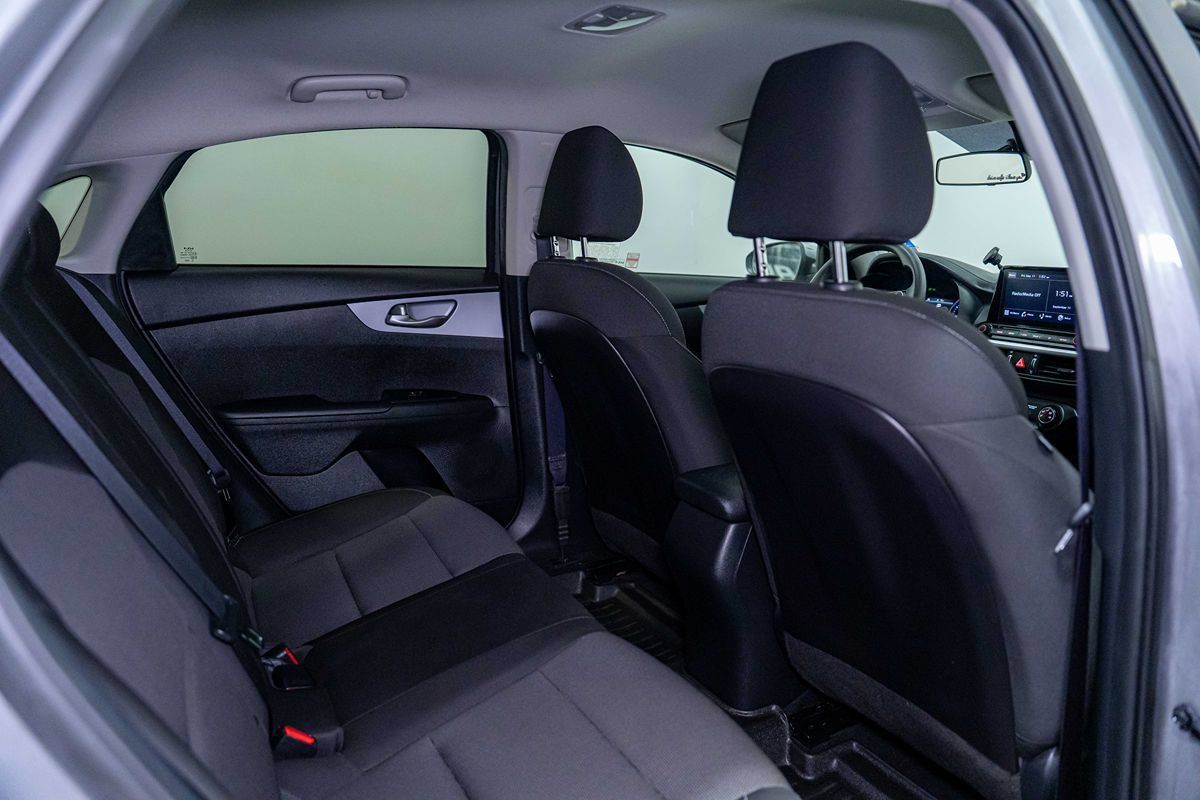 Used 2022 Kia Forte LXS FWD image 16