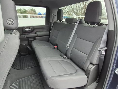 Used 2022 Chevrolet Silverado 2500 Custom w/ Custom Convenience Package image 8