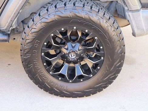Used 2018 Jeep Wrangler Unlimited Sport S AWD/4WD image 24