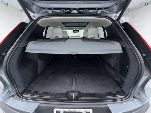 Used 2019 Volvo XC40 T5 Momentum AWD/4WD image 16