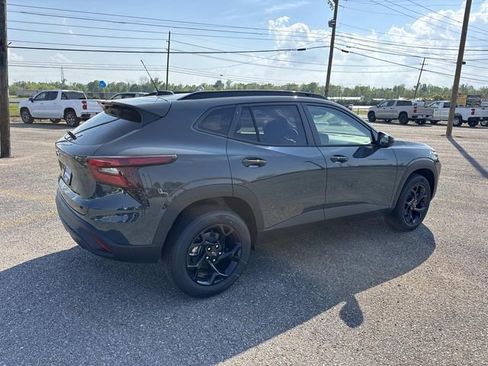 New 2026 Chevrolet Trax LT w/ Driver Confidence Package image 12