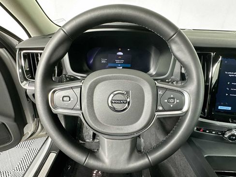 Used 2025 Volvo S60 B5 Core image 11