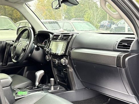 Used 2022 Toyota 4Runner TRD Off-Road Premium image 18