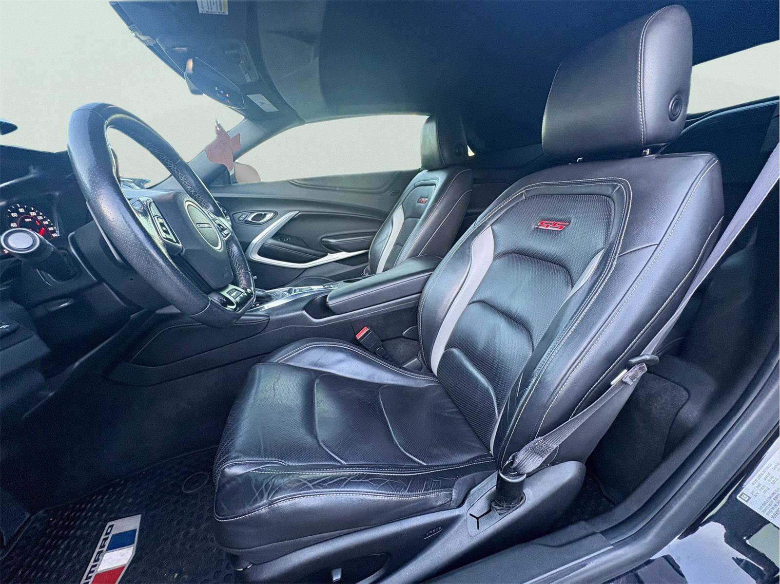 Used 2017 Chevrolet Camaro SS RWD image 12