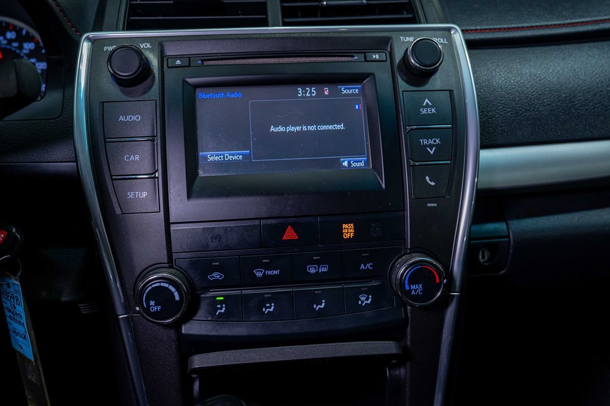 Used 2017 Toyota Camry SE FWD image 21