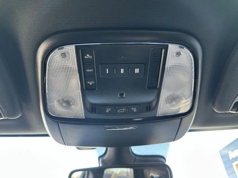 Used 2024 Dodge Durango GT image 38