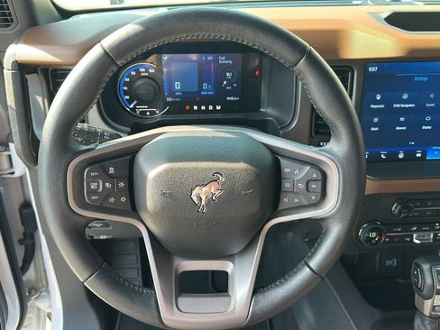 Used 2024 Ford Bronco Outer Banks image 13