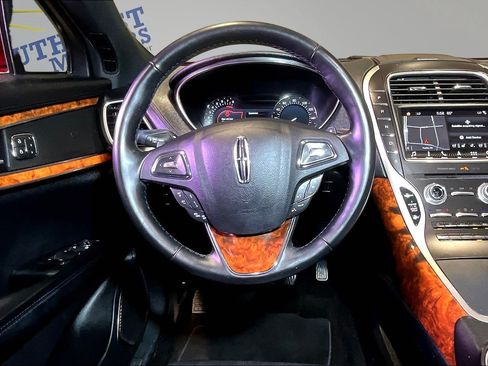 Used 2018 Lincoln MKX Reserve w/ Driver Assistance Package FWD image 9