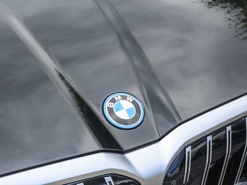 New 2026 BMW i5 eDrive40 w/ Premium Package image 11