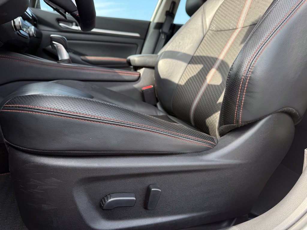 Used 2025 Nissan Altima 2.5 SR FWD image 9