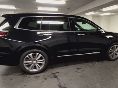 Certified 2020 Cadillac XT6 Premium Luxury FWD image 9
