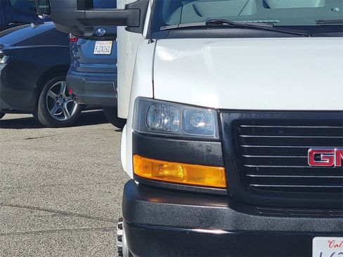 Used 2020 GMC Savana 3500 image 3