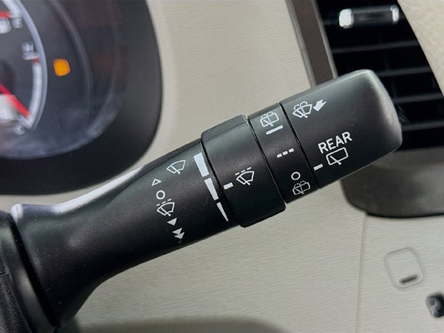 Used 2011 Toyota Sienna LE FWD image 16