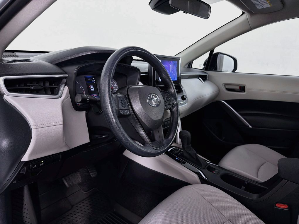 Used 2023 Toyota Corolla Cross L FWD image 12