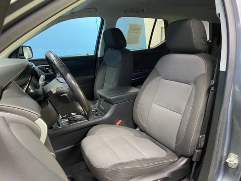 Used 2020 Chevrolet Traverse LT image 17