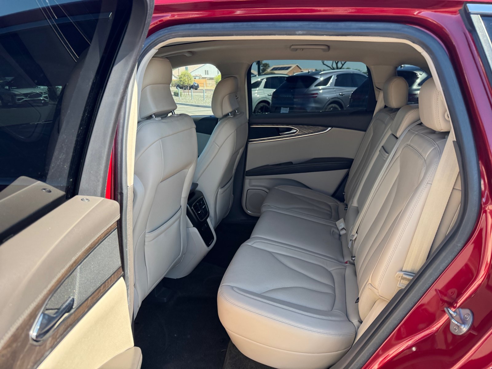 Used 2018 Lincoln MKX Reserve FWD image 17