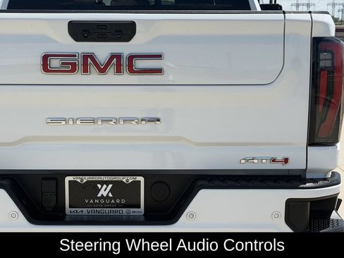 Used 2024 GMC Sierra 2500 AT4 w/ AT4 Premium Plus Package AWD/4WD image 9