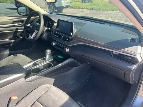 Used 2023 Nissan Altima 2.5 SV AWD/4WD image 18