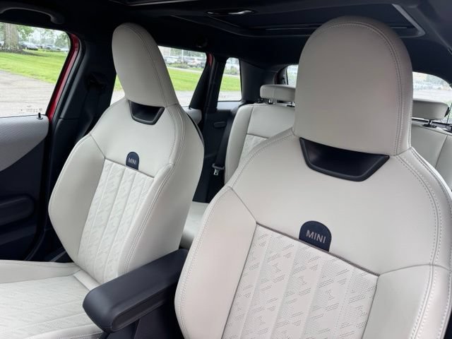 Certified 2026 MINI Cooper 4-Door Hardtop FWD image 17