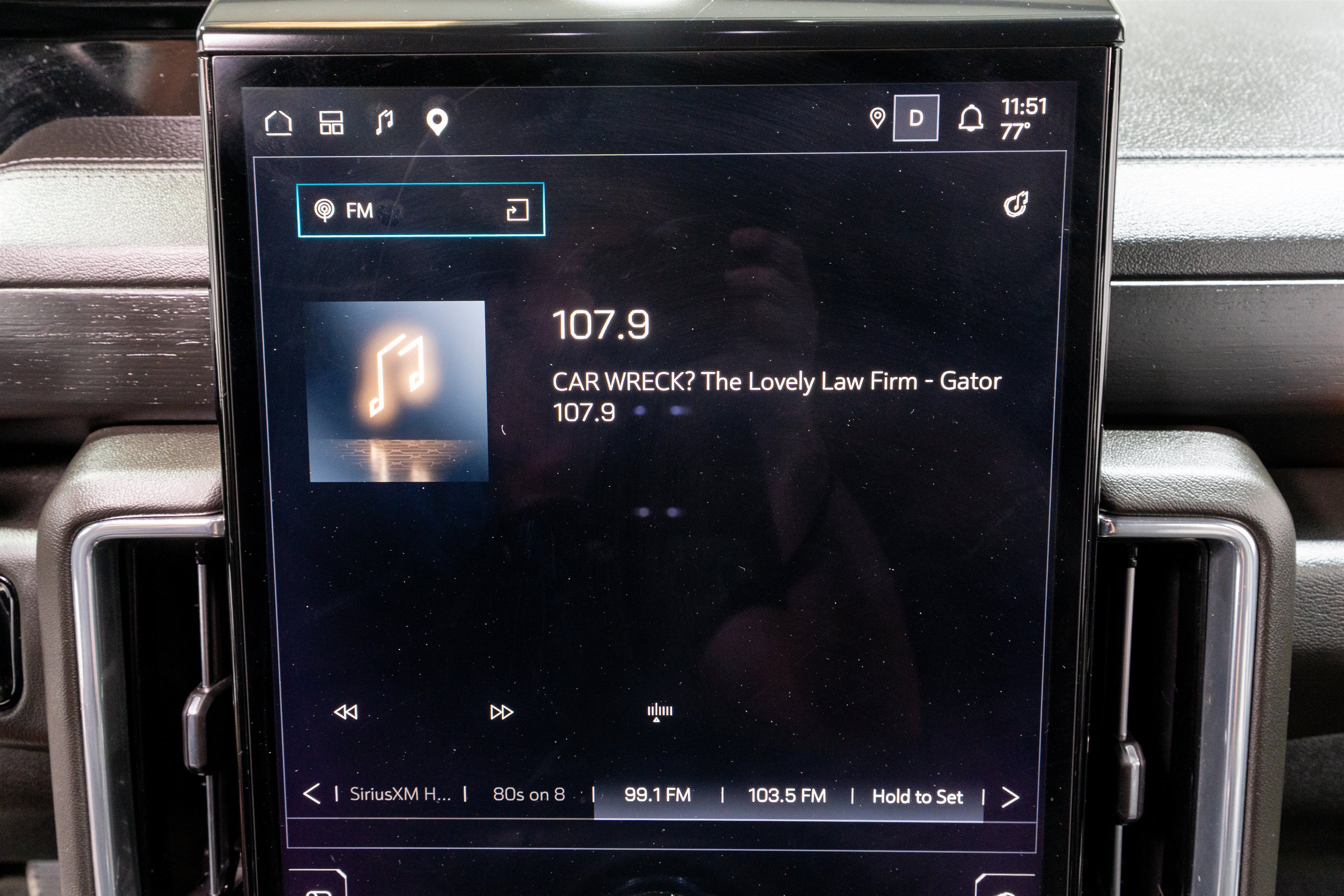 Used 2025 GMC Yukon XL Denali AWD/4WD image 16