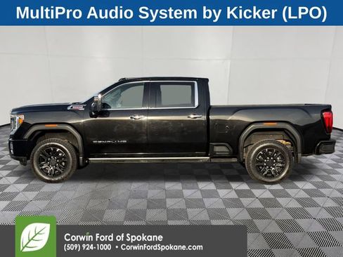 Used 2022 GMC Sierra 2500 Denali w/ Denali Black Diamond Edition image 10