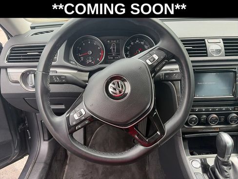 Used 2017 Volkswagen Passat 1.8T SE FWD image 11