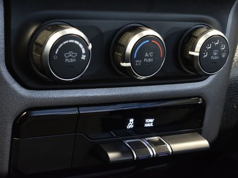 Used 2021 RAM 1500 Big Horn image 25