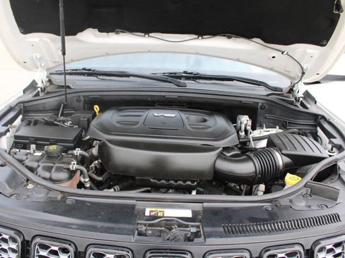 Used 2018 Jeep Grand Cherokee Altitude AWD/4WD image 23