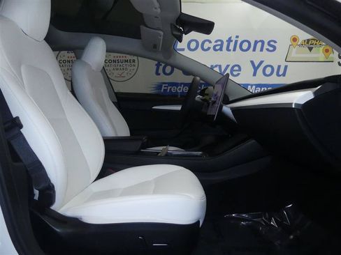 Used 2023 Tesla Model 3 Standard Range RWD image 8