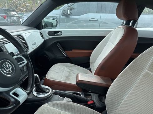 Used 2017 Volkswagen Beetle 1.8T Classic image 6