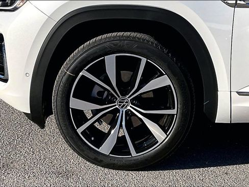 New 2026 Volkswagen Atlas Cross Sport SEL Premium R-Line AWD/4WD image 13