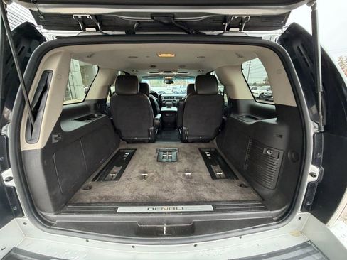 Used 2011 GMC Yukon Denali image 8