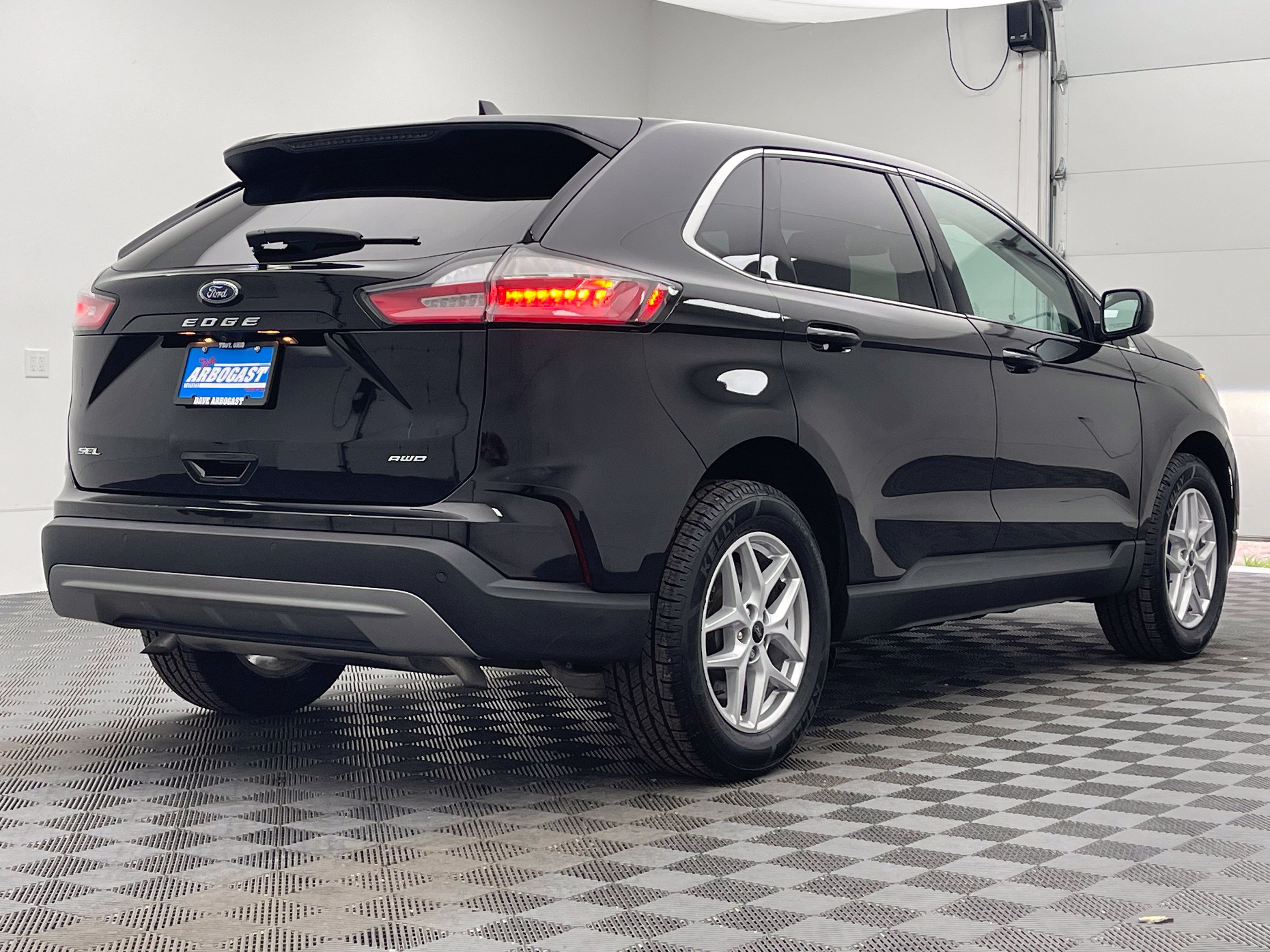 Used 2023 Ford Edge SEL w/ Convenience Package AWD/4WD image 7