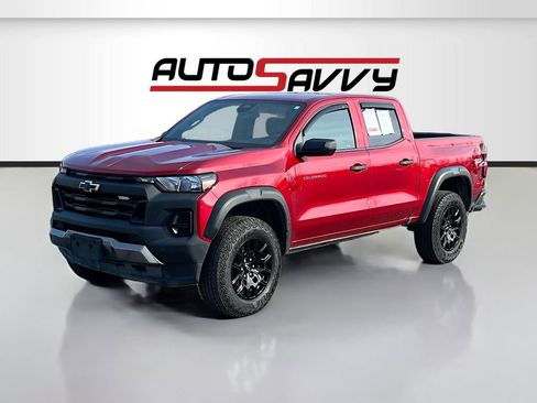 Used 2024 Chevrolet Colorado Trail Boss w/ Advanced Trailering Package AWD/4WD image 3