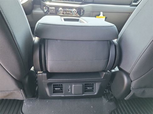 New 2025 GMC Sierra 1500 SLE w/ Preferred Package image 29