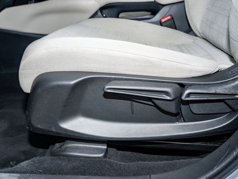 Used 2023 Honda HR-V LX image 27