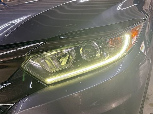 Used 2021 Honda HR-V Sport image 30