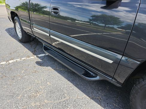 Used 2005 Chevrolet Silverado 1500 LS w/ Safe And Sound Package RWD image 10