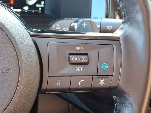 Used 2025 Nissan Pathfinder Platinum w/ Black Appearance Package image 18